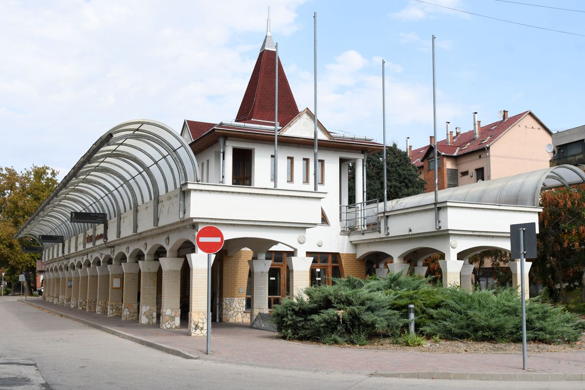 túrkevei buszpályaudvar