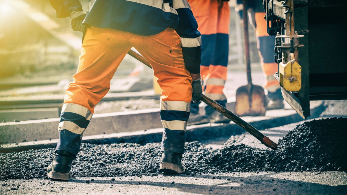 Teamwork on road construction