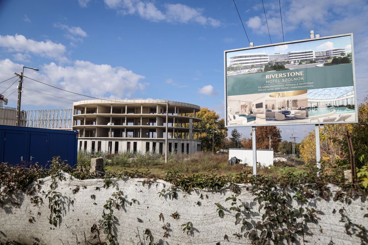 szolnoki Riverstone Hotel