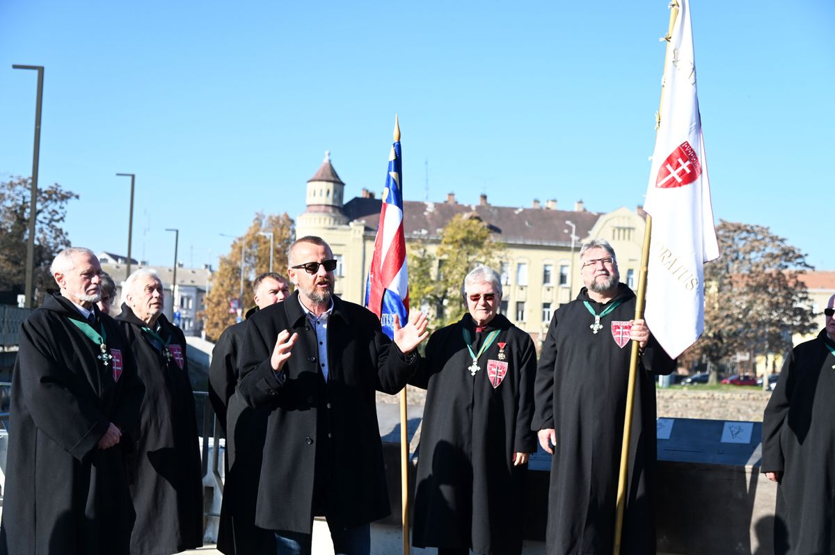 Lovagok a szolnoki várban