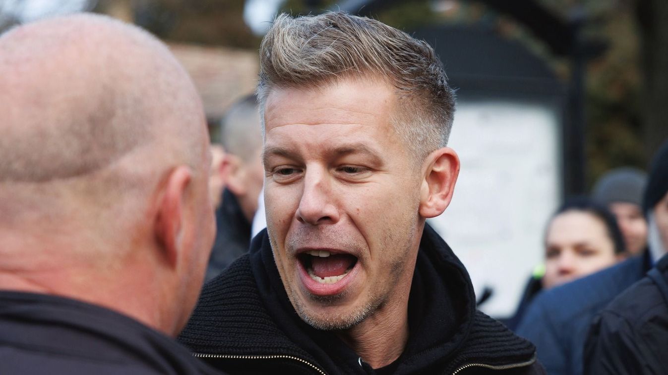 Magyar Péter ingerülten válaszolt a riporternek, akit a hívei fizikailag is inzultáltak (videó)