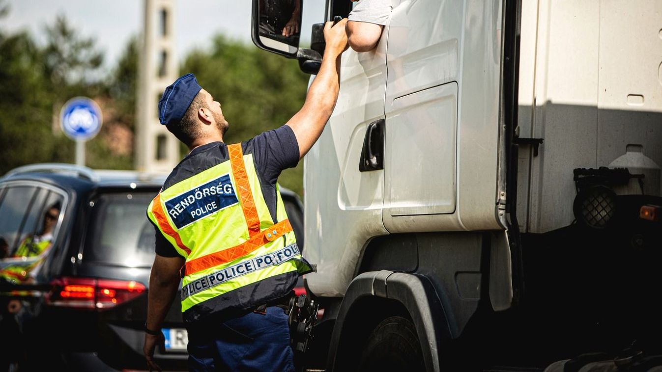 Részegen, három sávban szlalomozott a kamionsofőr