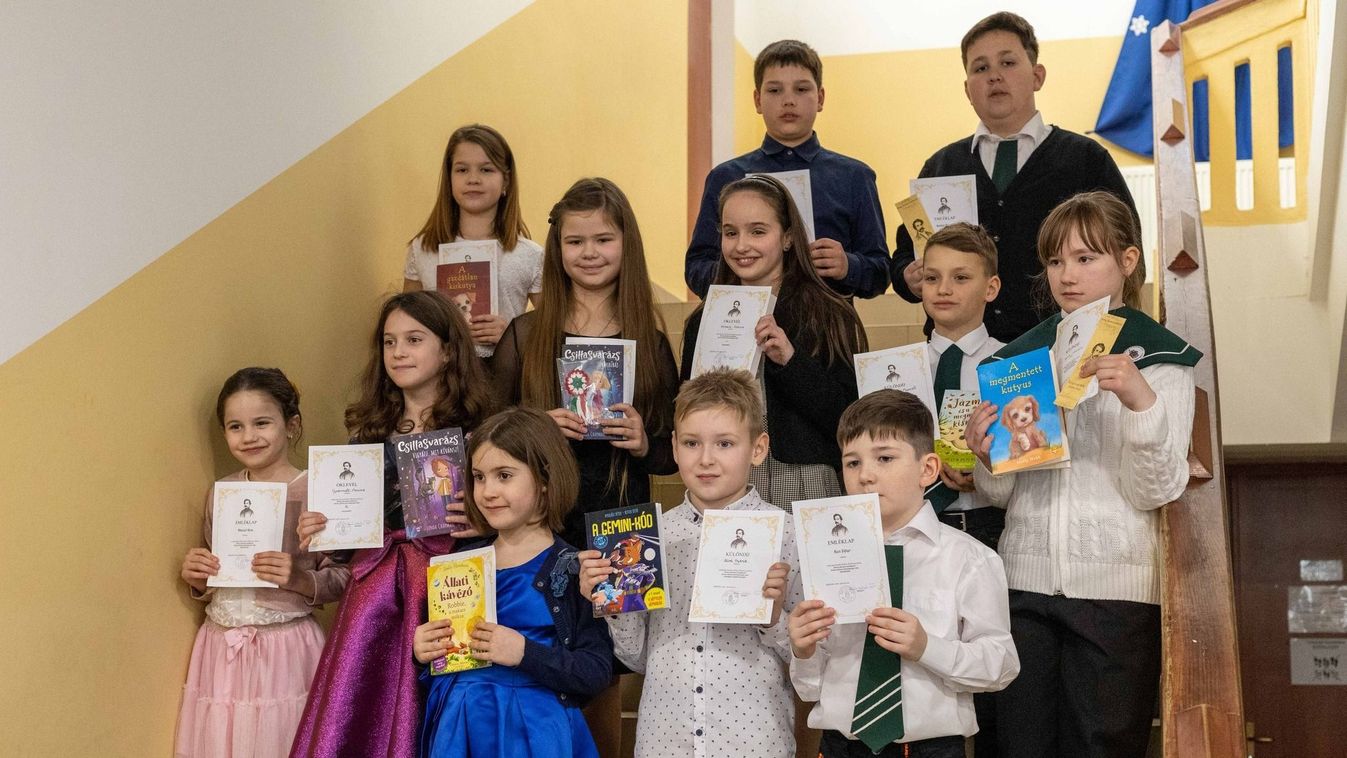 Negyvenhét általános iskolás mérettette meg magát a versmondó versenyen