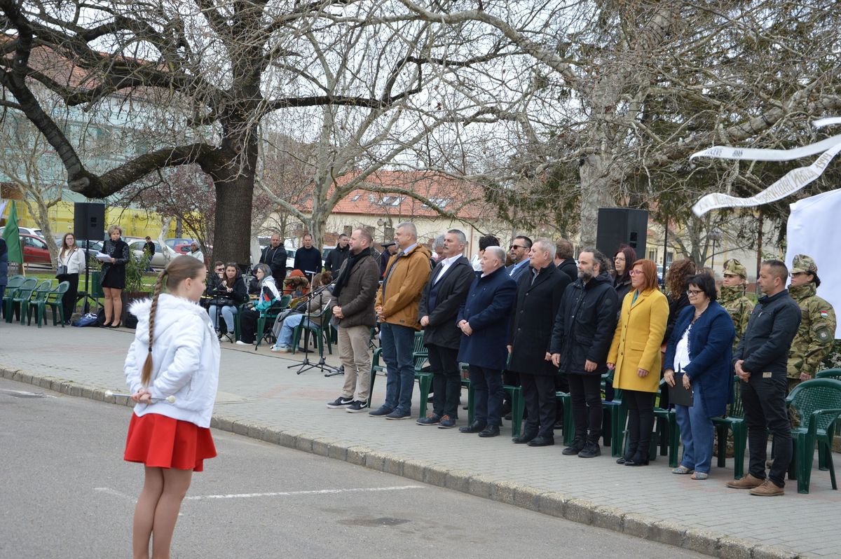 A rendezvényt Herczeg Zsolt országgyűlési képviselő, a sportviadal fővédnöke nyitotta meg. Védnökök: F. Kovács Sándor országgyűlési képviselő, Győri-Papp Judit, Szabó Péter polgármester és Vida Tamás főigazgató.