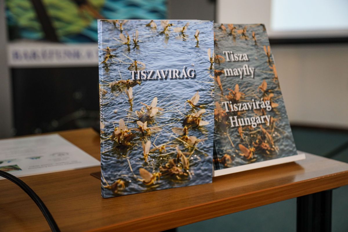 Tiszavirág című könyv, bemutató, kiadvány, konferencia, Verseghy Ferenc Könyvtár, Nemzetközi Tiszavirág Konferencia