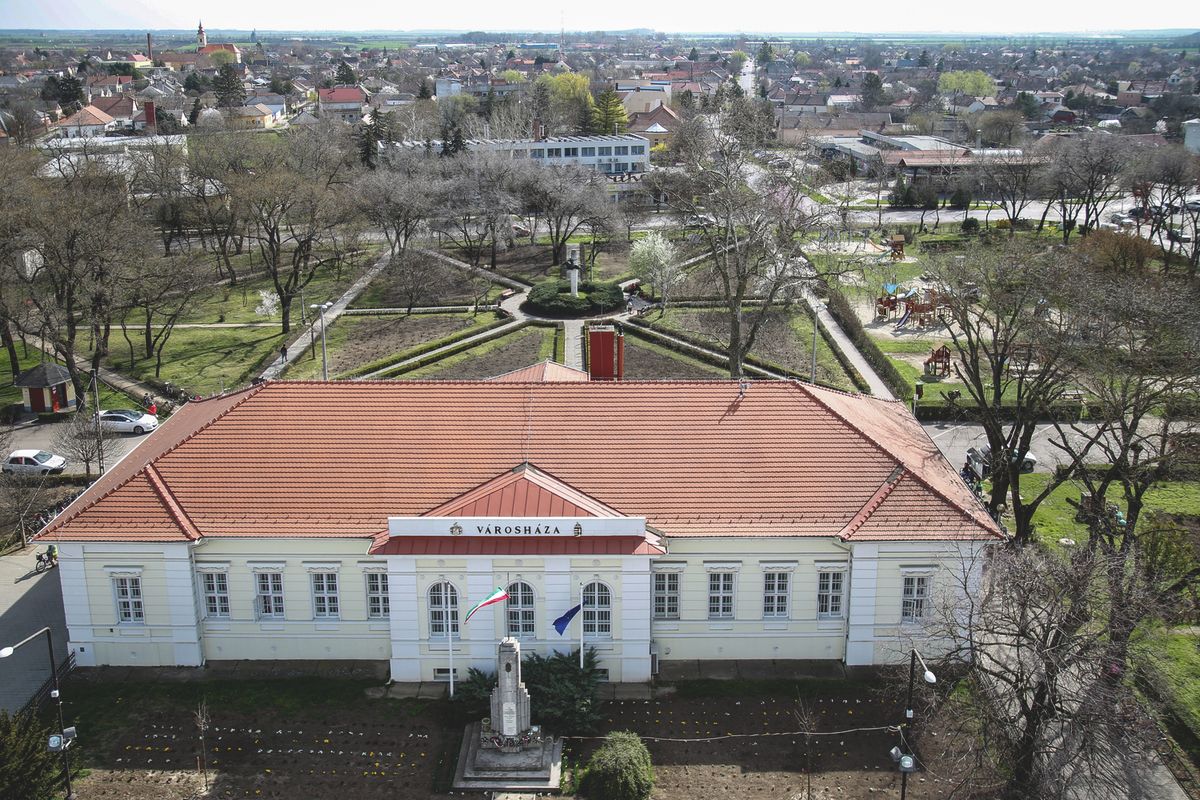kunhegyesi fejlesztés, felújítás, Kunhegyes, önkormányzat, BÖJTÖS-BAU Kft