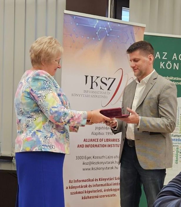 jászberényi könyvtár