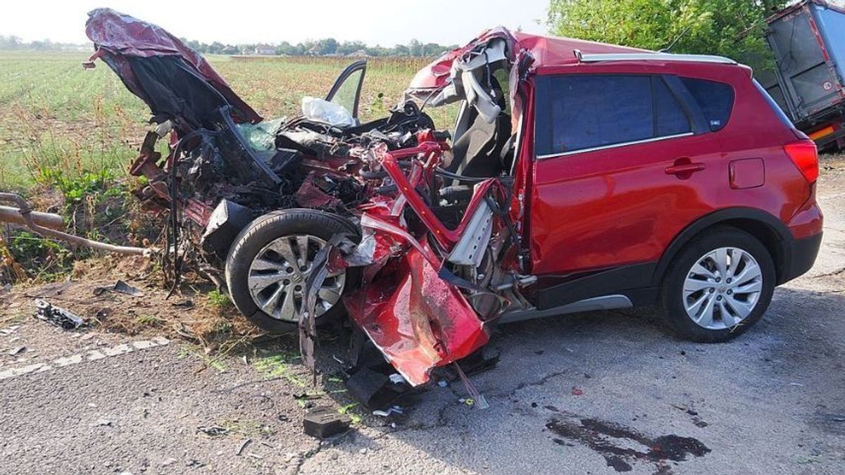 Elhunyt egy fiatal férfi a sokkoló balesetben Törökszentmiklós és Mezőtúr között