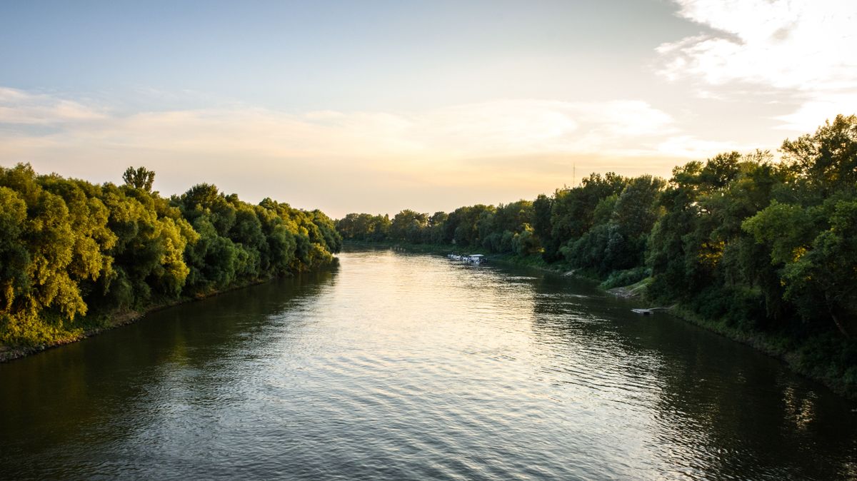 Rendőröket és polgárőröket is küldenek a Tisza-partra, átfogó kutatást rendeltek el