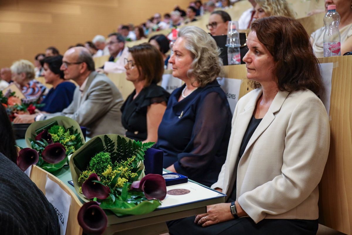 Elismerésben részesült pedagógusok és diákok a díjátadó ünnepségen