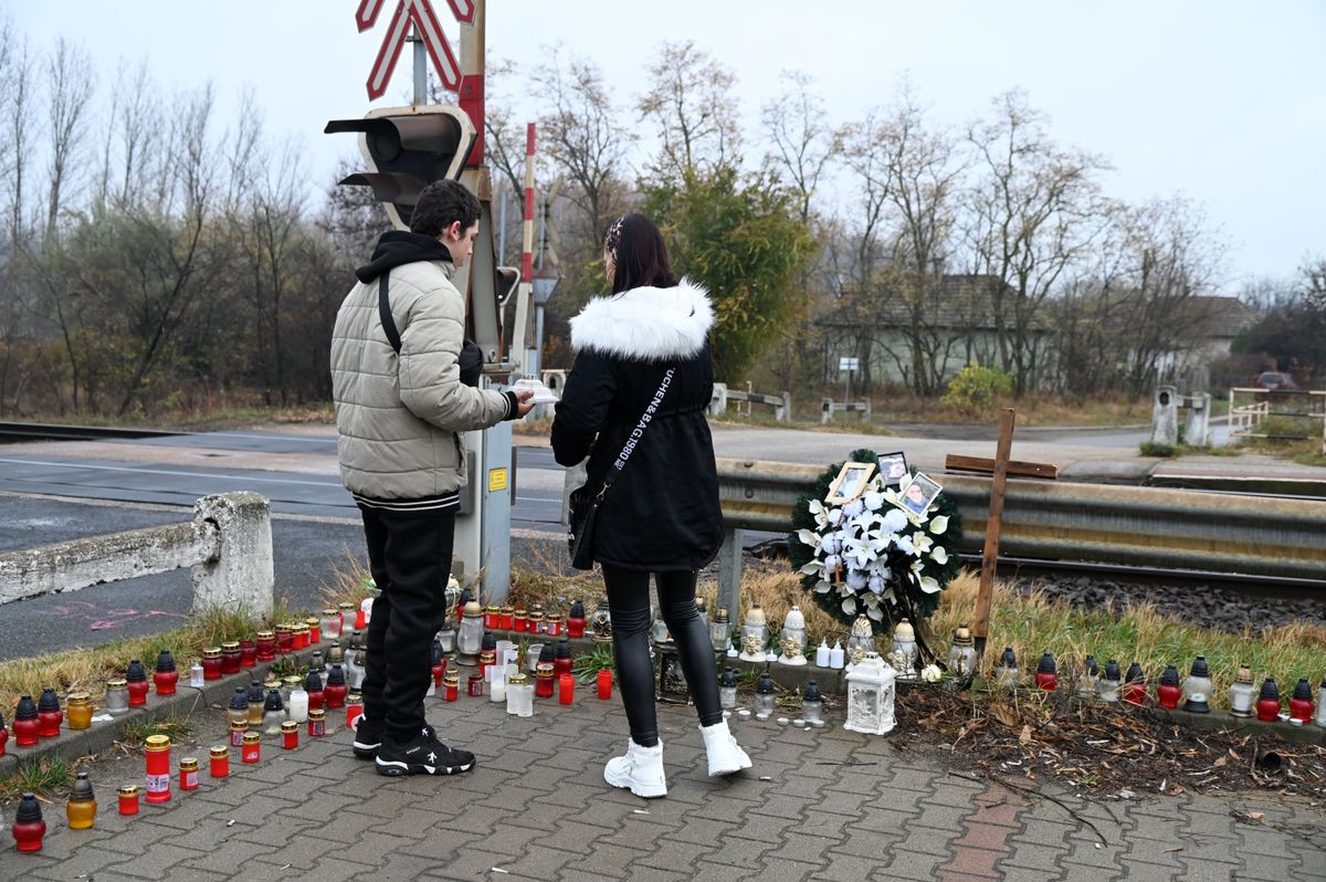 Szentmártonkátai vasúti átjáró