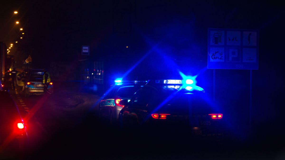 A halálos baleset Törökszentmiklósnál történt, melyben négy jármű volt érintett, többen megsérültek.