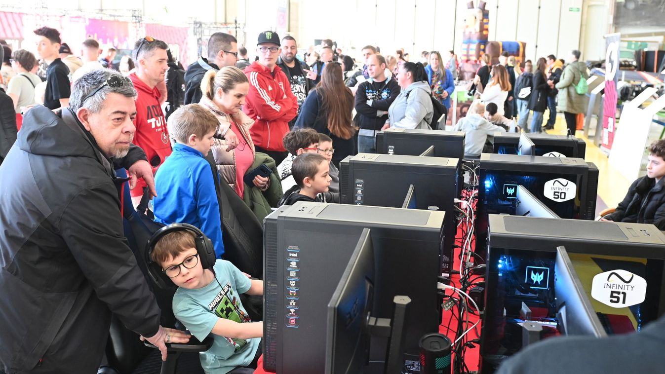 Gamer őrület a repülők árnyékában, filmhősök jelenlétében zajlott a szolnoki...