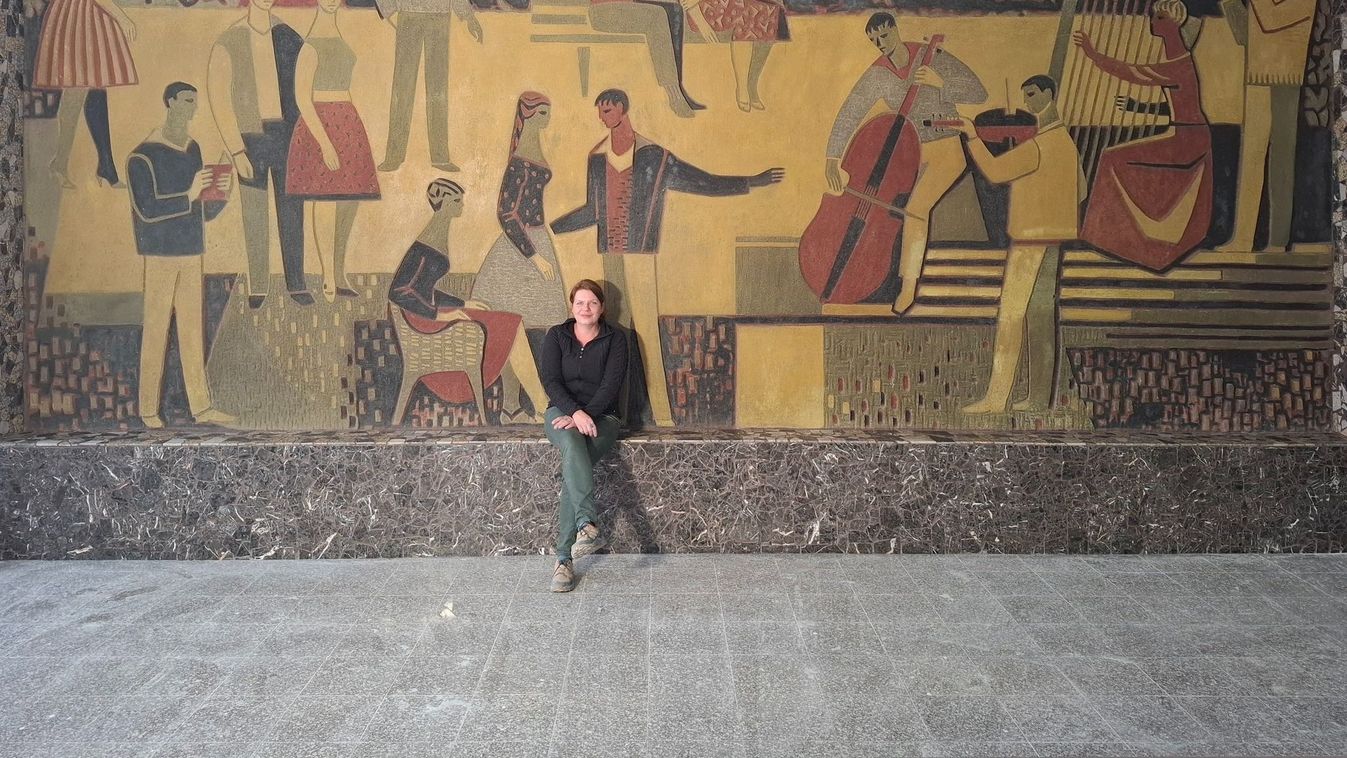 Szolnoki műemlék mentés: restaurátor tisztította meg Ludmány Ottó 1962-es...