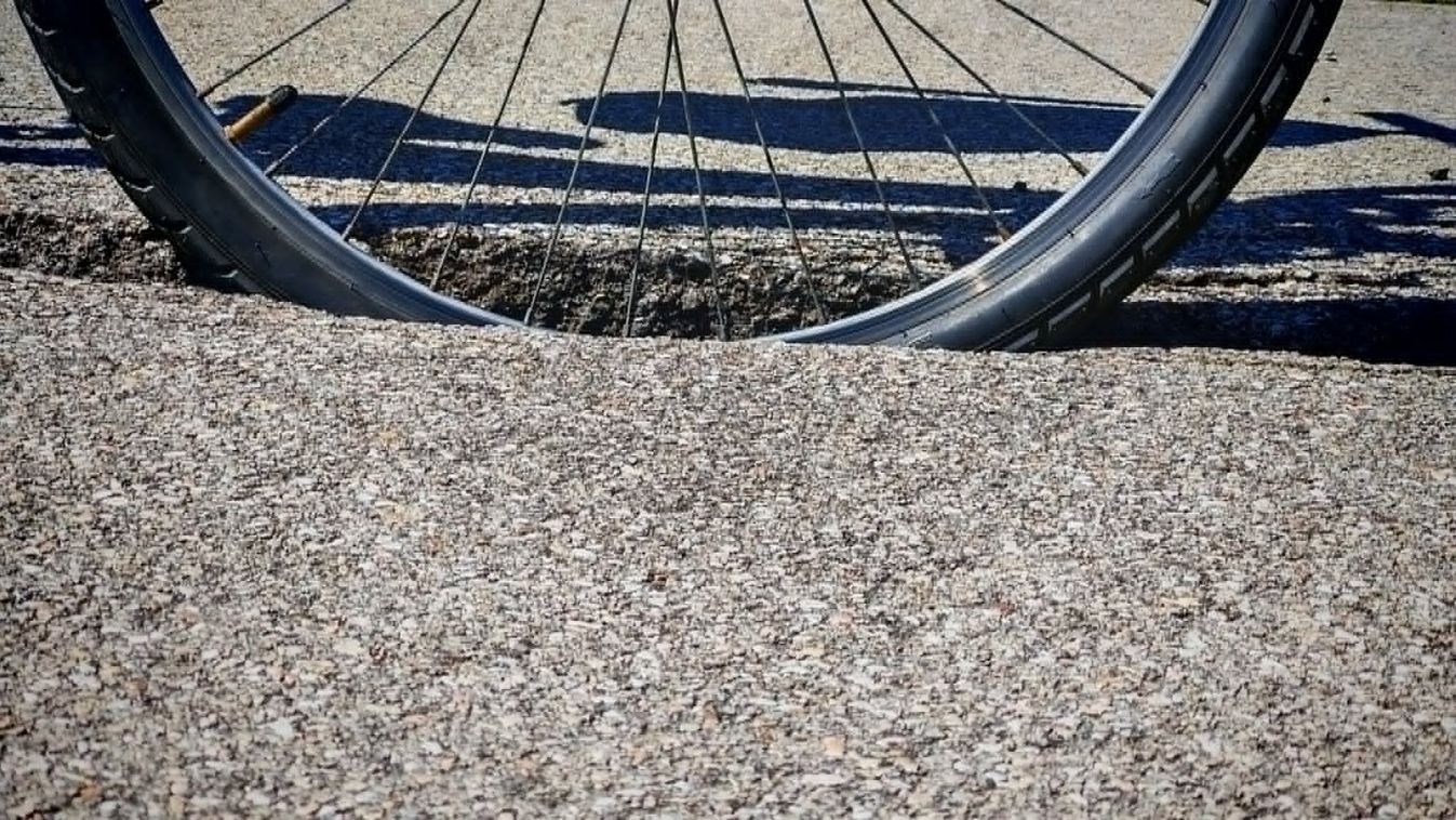 Veszélyes csapdák leselkednek a szolnoki bicikliutakon – fotókon a legdurvább...