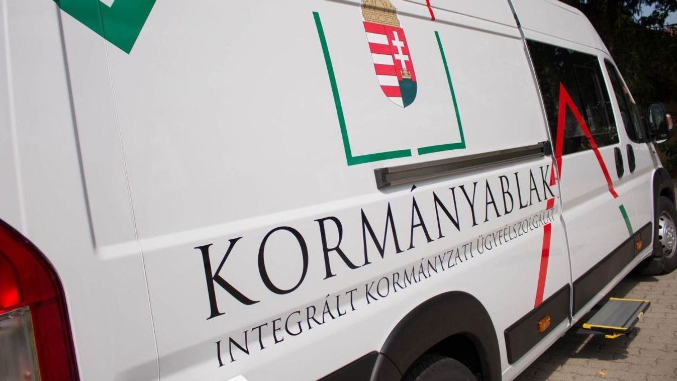 Mindenkihez elmennek, személyi igazolványt és bankkártyát kérnek