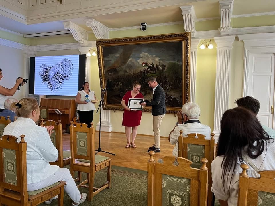 A Vakok és Gyengénlátók szervezete díjazottai között volt a Szolnoki Szigligeti Színház is, amelynek igazgatója, a Jászai Mari-díjas Barabás Botond személyesen vett részt az ünnepségen